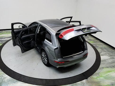 Used 2018 Audi Q7 3.0T Prestige AWD/4WD image 41
