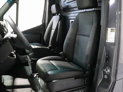 Used 2025 Mercedes-Benz Sprinter 2500 image 12