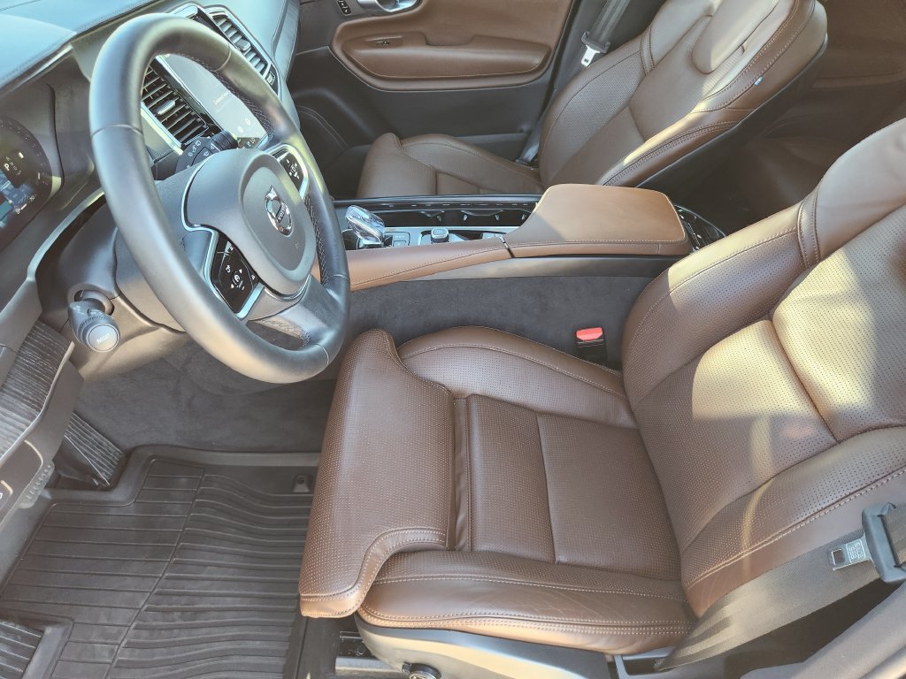 Used 2025 Volvo XC90 B5 Ultra w/ Protection Package Premier AWD/4WD image 16