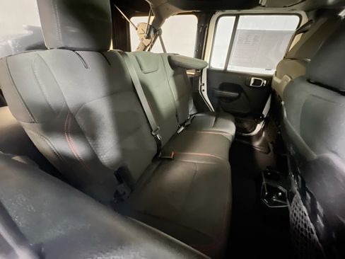 Used 2021 Jeep Wrangler Unlimited Rubicon AWD/4WD image 24