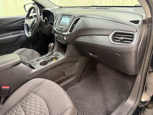 Used 2018 Chevrolet Equinox LT FWD image 26