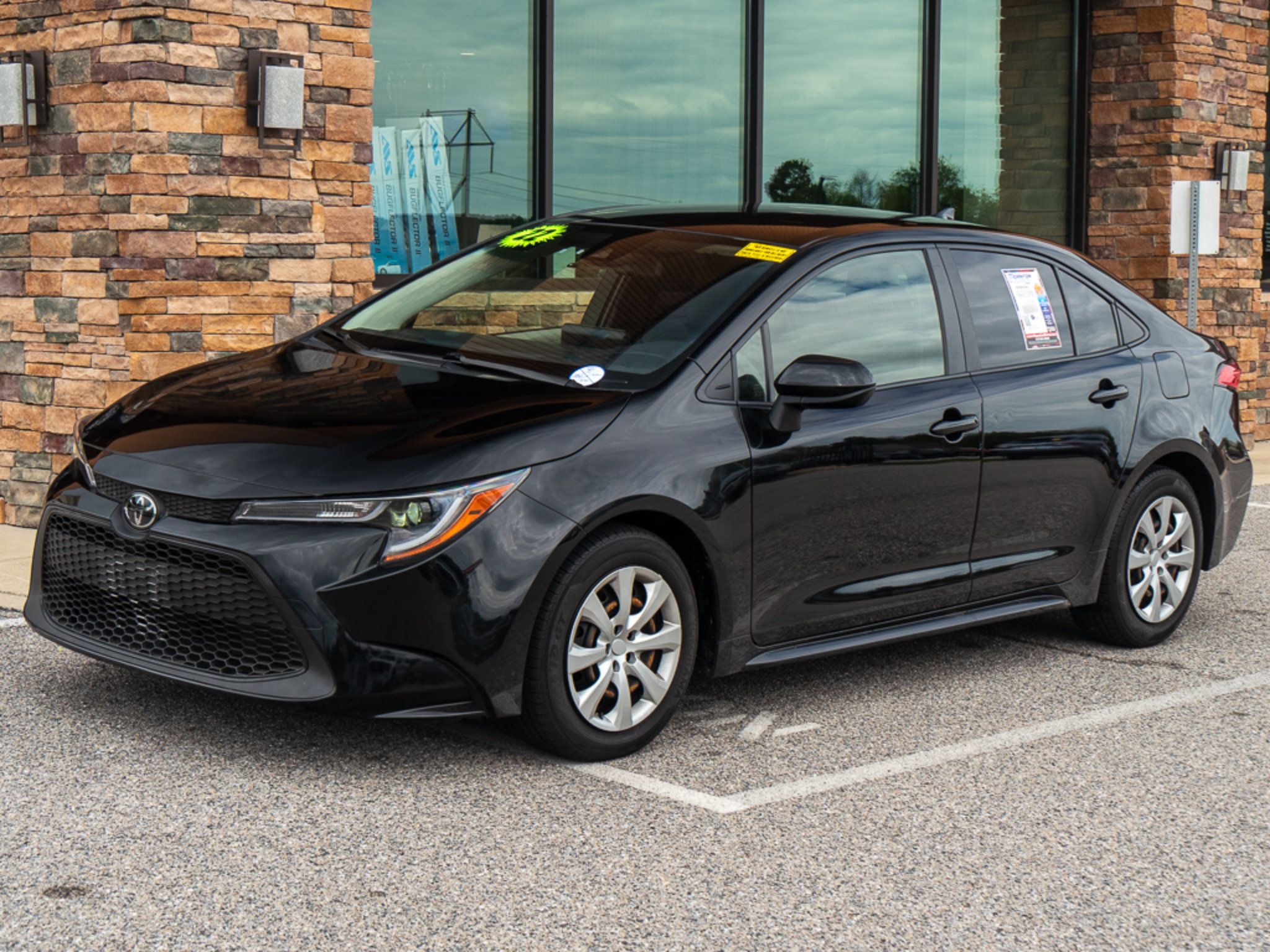 Used 2022 Toyota Corolla LE FWD image 7