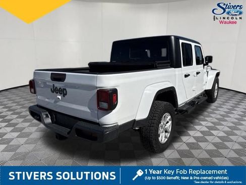Used 2023 Jeep Gladiator Sport AWD/4WD image 7
