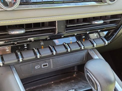 Certified 2025 Chevrolet Colorado ZR2 w/ Technology Package image 22