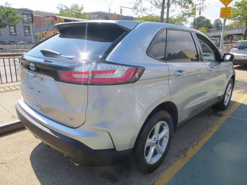 Used 2020 Ford Edge SE image 24