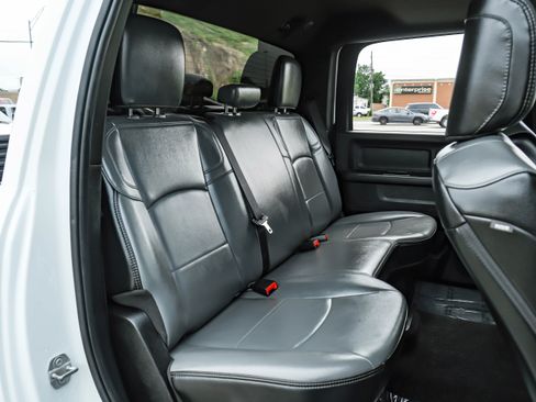 Used 2023 RAM 2500 Tradesman w/ Chrome Appearance Group AWD/4WD image 28
