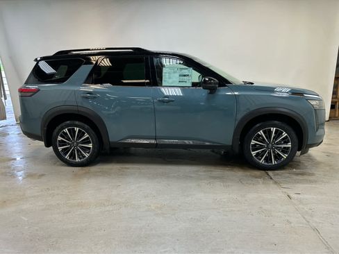 New 2026 Nissan Pathfinder Platinum AWD/4WD image 10