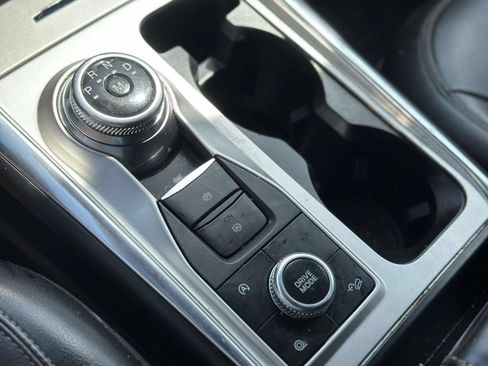 Used 2020 Ford Explorer XLT w/ Equipment Group 202A AWD/4WD image 13