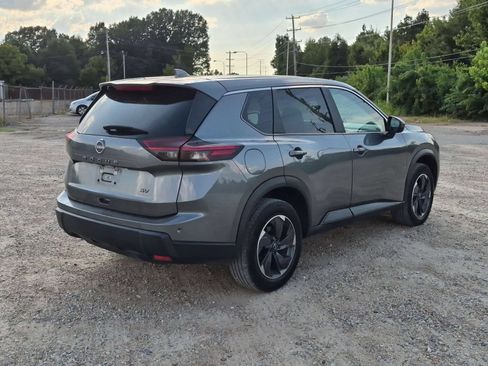 Used 2024 Nissan Rogue SV FWD image 6