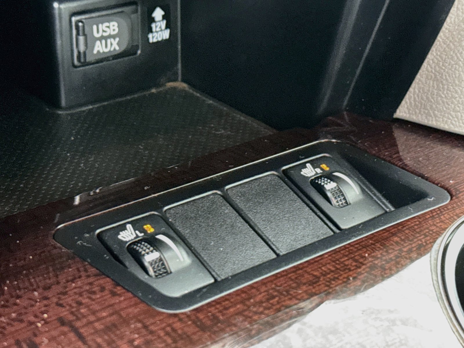 Used 2012 Toyota Camry XLE FWD image 16