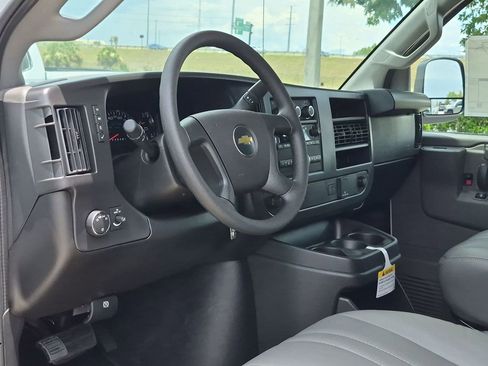 New 2026 Chevrolet Express 3500 RWD image 9