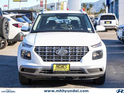 New 2026 Hyundai Venue SEL FWD image 2