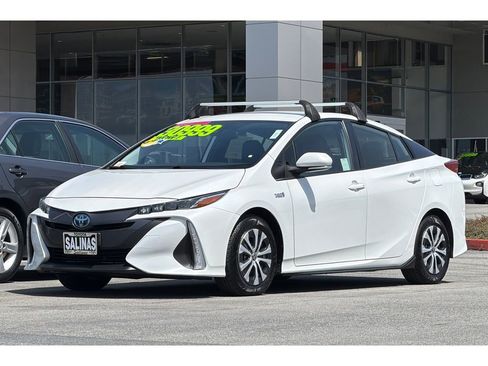 Used 2022 Toyota Prius Prime XLE FWD image 8