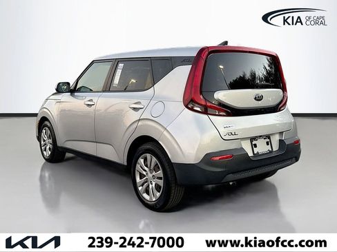 Used 2021 Kia Soul LX image 3