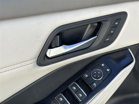 Used 2023 Nissan Rogue SL image 23