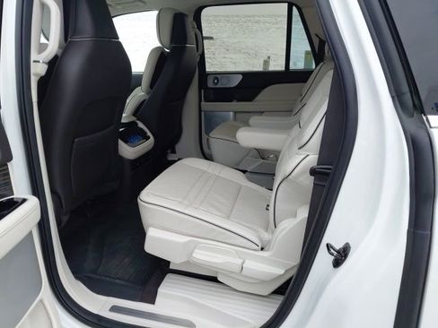 Used 2023 Lincoln Navigator L Black Label image 13