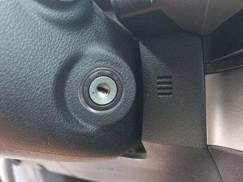 Used 2016 Toyota Tacoma SR5 image 34