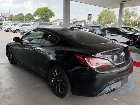 Used 2013 Hyundai Genesis 3.8 RWD image 6