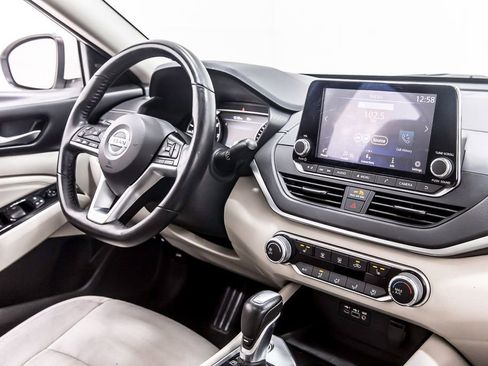 Used 2021 Nissan Altima 2.5 SV w/ SV Premium Package FWD image 20