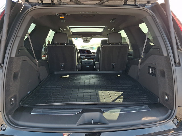 Used 2023 Cadillac Escalade Premium Luxury AWD/4WD image 32