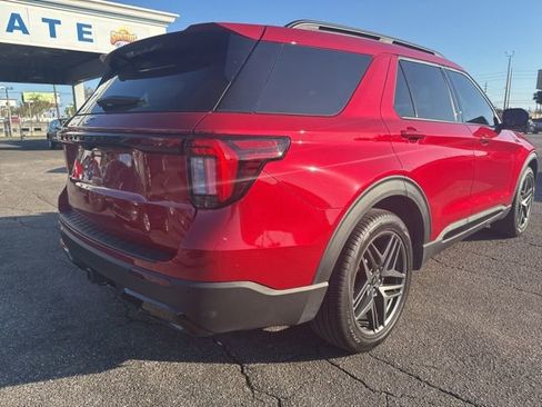 Used 2025 Ford Explorer ST-Line w/ Premium Package image 4