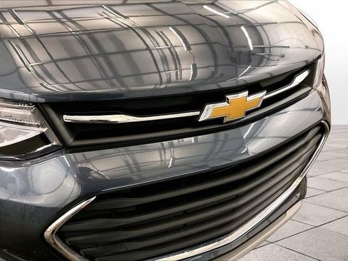 Used 2021 Chevrolet Trax LT w/ LT Convenience Package AWD/4WD image 30