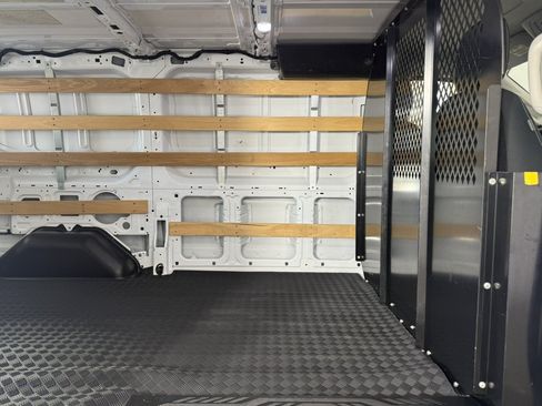 Used 2024 Ford Transit 250 Low Roof w/ Exterior Upgrade Package RWD image 10