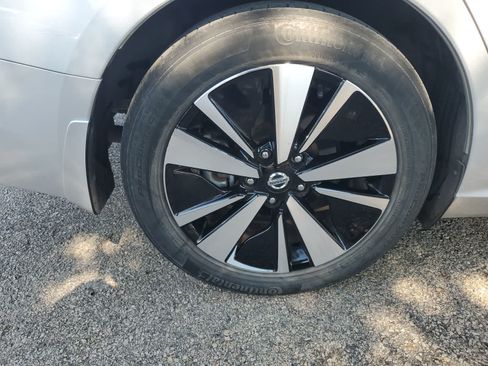 Used 2022 Nissan Altima 2.5 SV w/ SV Premium Package FWD image 12