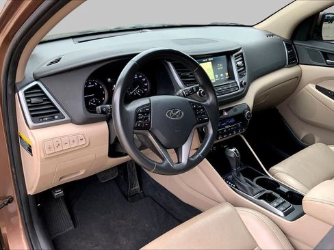 Used 2016 Hyundai Tucson Limited w/ Option Group 03 FWD image 17