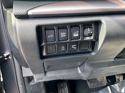Used 2021 Subaru Forester Premium AWD/4WD image 37