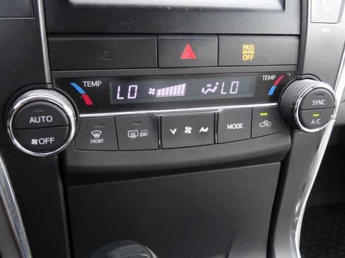Used 2017 Toyota Camry LE FWD image 22