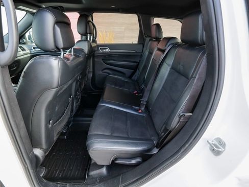 Used 2019 Jeep Grand Cherokee Altitude AWD/4WD image 32