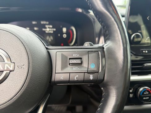 Used 2022 Nissan Pathfinder Platinum w/ Cargo Package FWD image 33