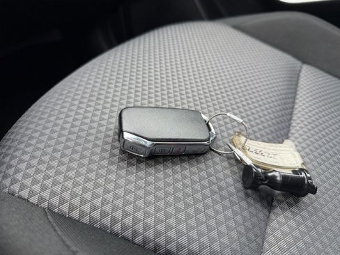 Used 2025 Kia Soul LX w/ LX Technology Package FWD image 21