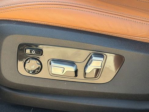 Used 2021 BMW X6 sDrive40i w/ Executive Package image 18