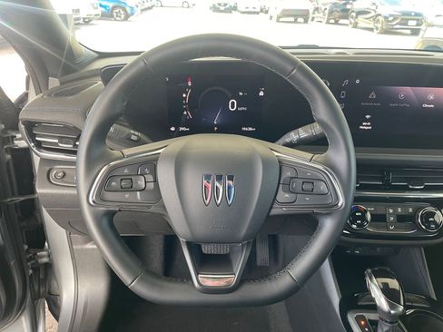 Used 2025 Buick Envista Sport Touring image 25