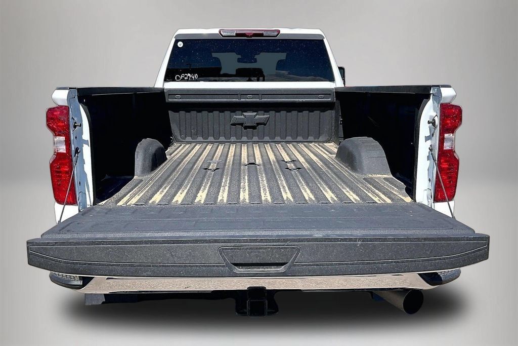 Used 2025 Chevrolet Silverado 3500 LT w/ Safety Package AWD/4WD image 7
