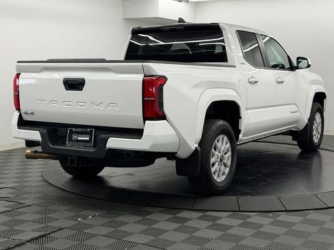 Certified 2026 Toyota Tacoma SR5 AWD/4WD image 10