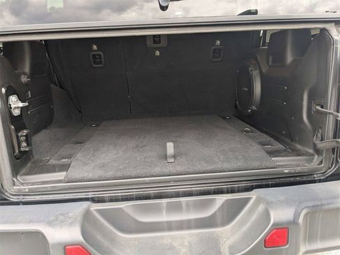 Used 2018 Jeep Wrangler Unlimited Sahara w/ Cold Weather Group image 13