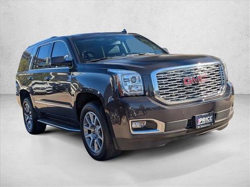 Used 2018 GMC Yukon Denali image 3