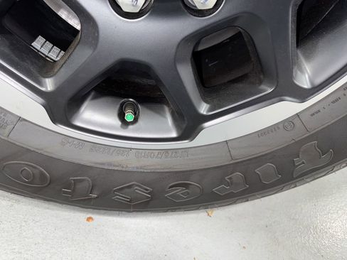 New 2025 RAM 2500 Laramie AWD/4WD image 15