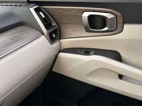 Used 2023 Kia Sorento S w/ Panoramic Sunroof Package image 29