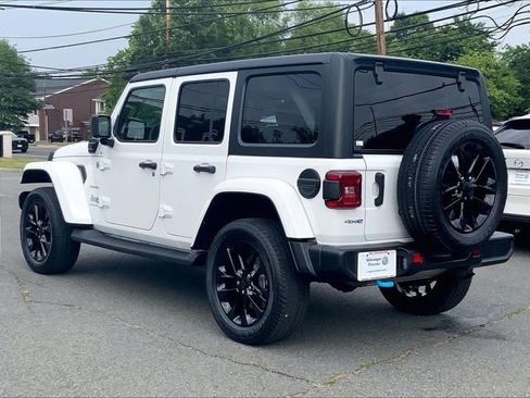 Used 2023 Jeep Wrangler Unlimited Sahara w/ Cold Weather Group AWD/4WD image 3