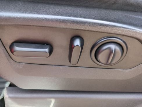 Used 2020 Chevrolet Silverado 1500 LT Trail Boss image 17