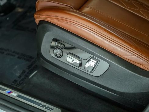 Used 2022 BMW X7 xDrive40i w/ M Sport Package AWD/4WD image 41
