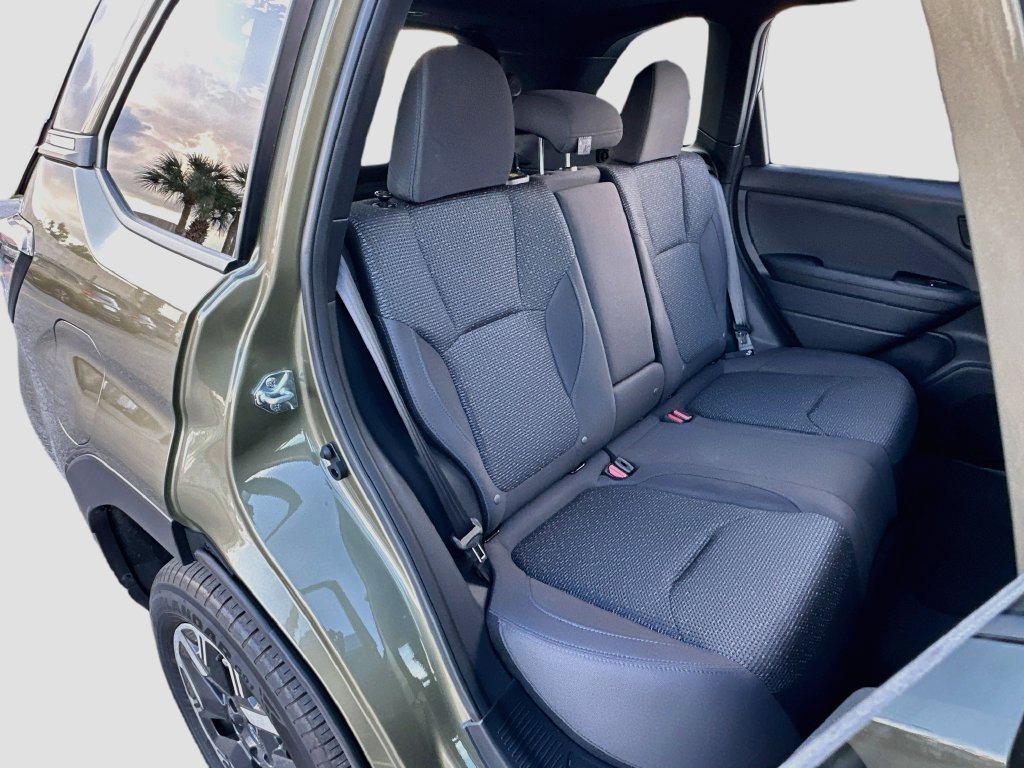 Certified 2025 Subaru Forester Premium AWD/4WD image 26