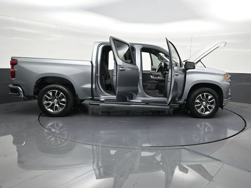 Used 2025 Chevrolet Silverado 1500 LT RWD image 32