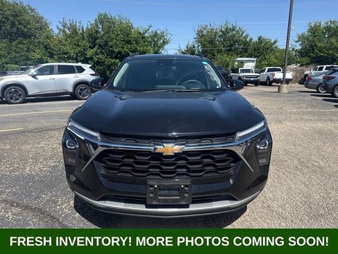 Used 2025 Chevrolet Trax LT FWD image 7