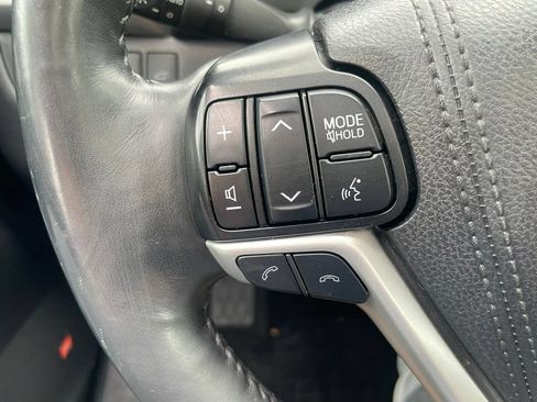 Used 2019 Toyota Highlander Limited AWD/4WD image 25