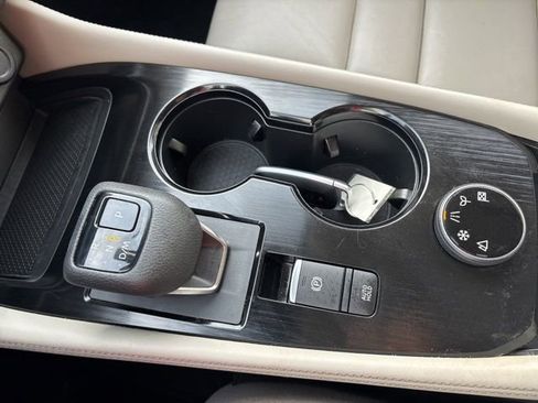 Used 2023 Nissan Rogue SL w/ SL Premium Package image 23